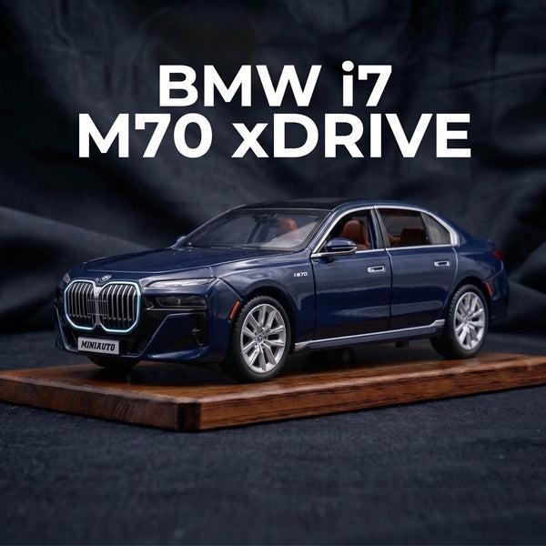BMW i7 X-Drive | 1:24 Collector Die-Cast | Blue Finish