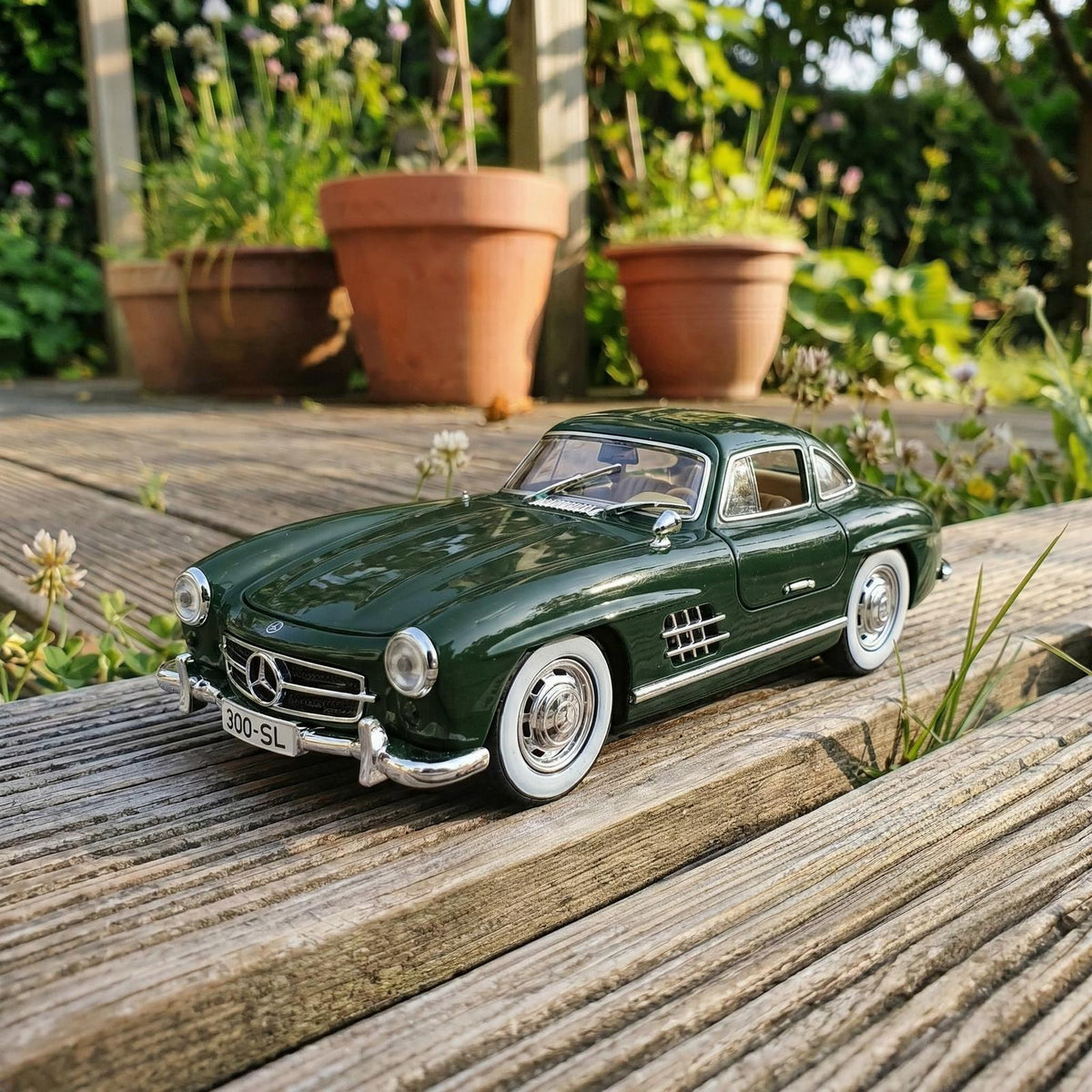 Mercedes 300 SL Gullwing | 1:24 Collector Die-Cast | Green Finish