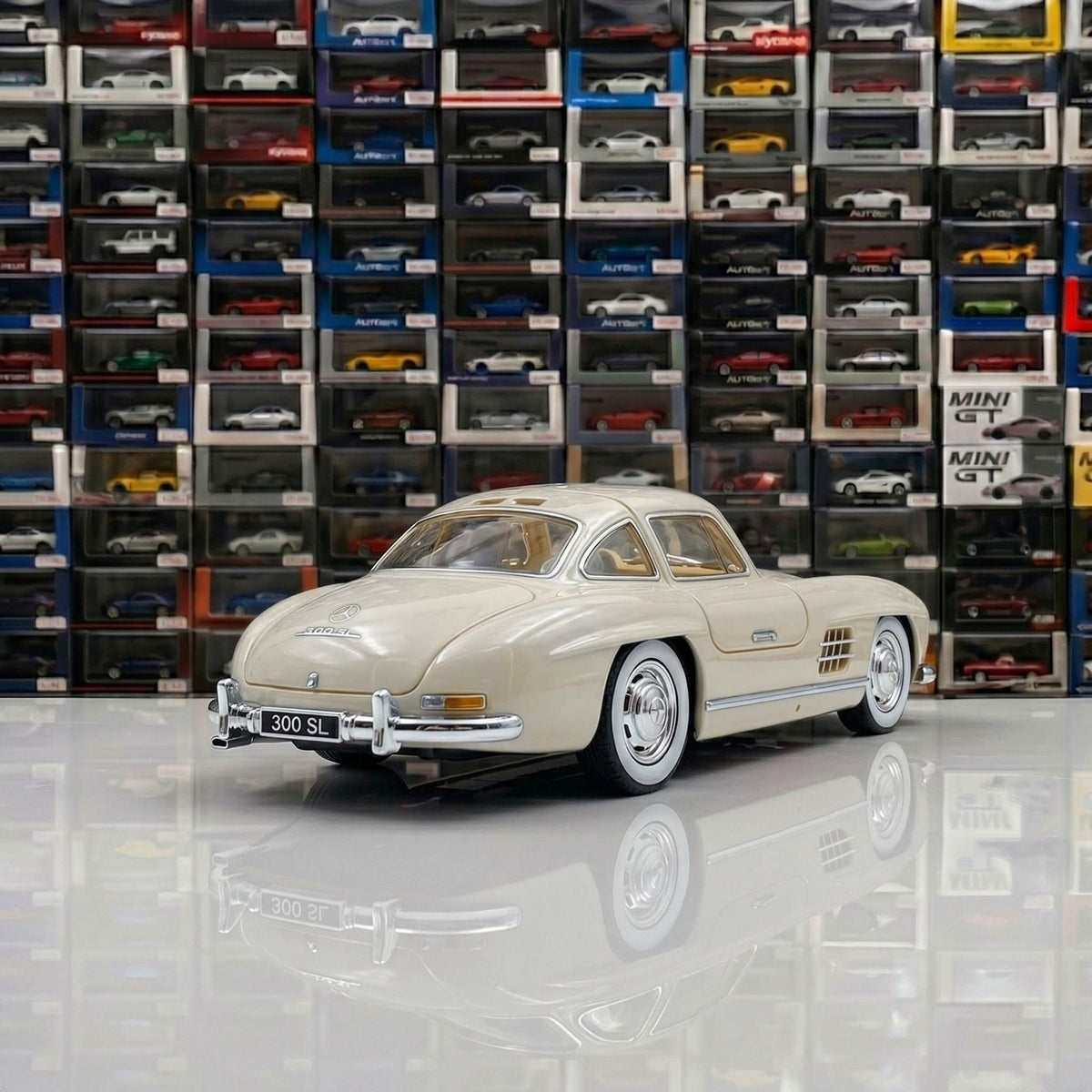 Mercedes 300 SL Gullwing | 1:24 Collector Die-Cast | White Finish