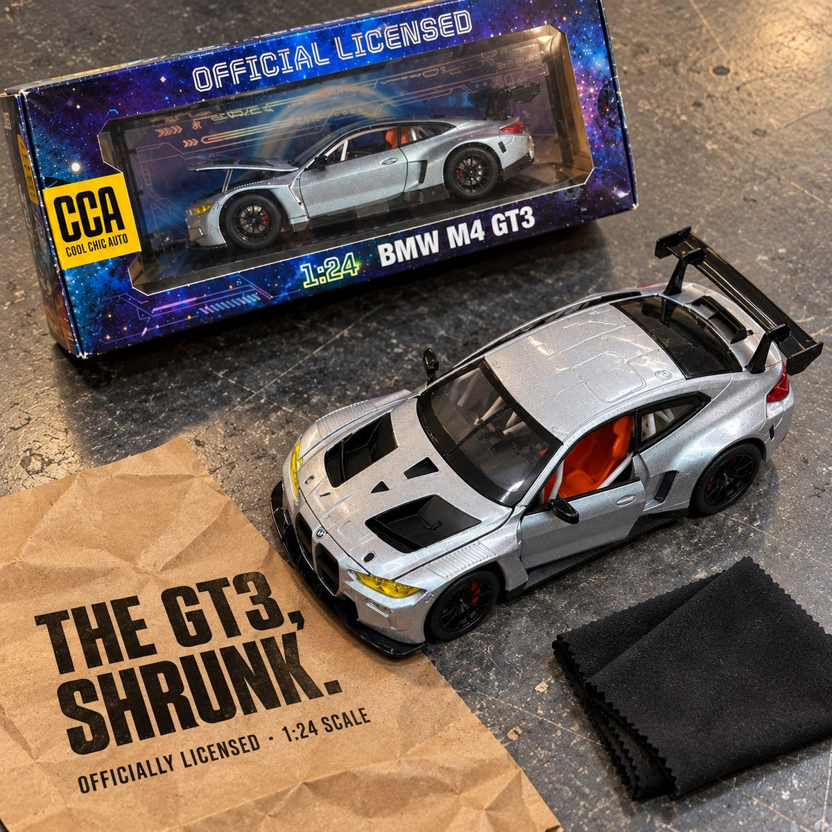 BMW M4 GT3 1:24 die-cast model in silver, photo 7