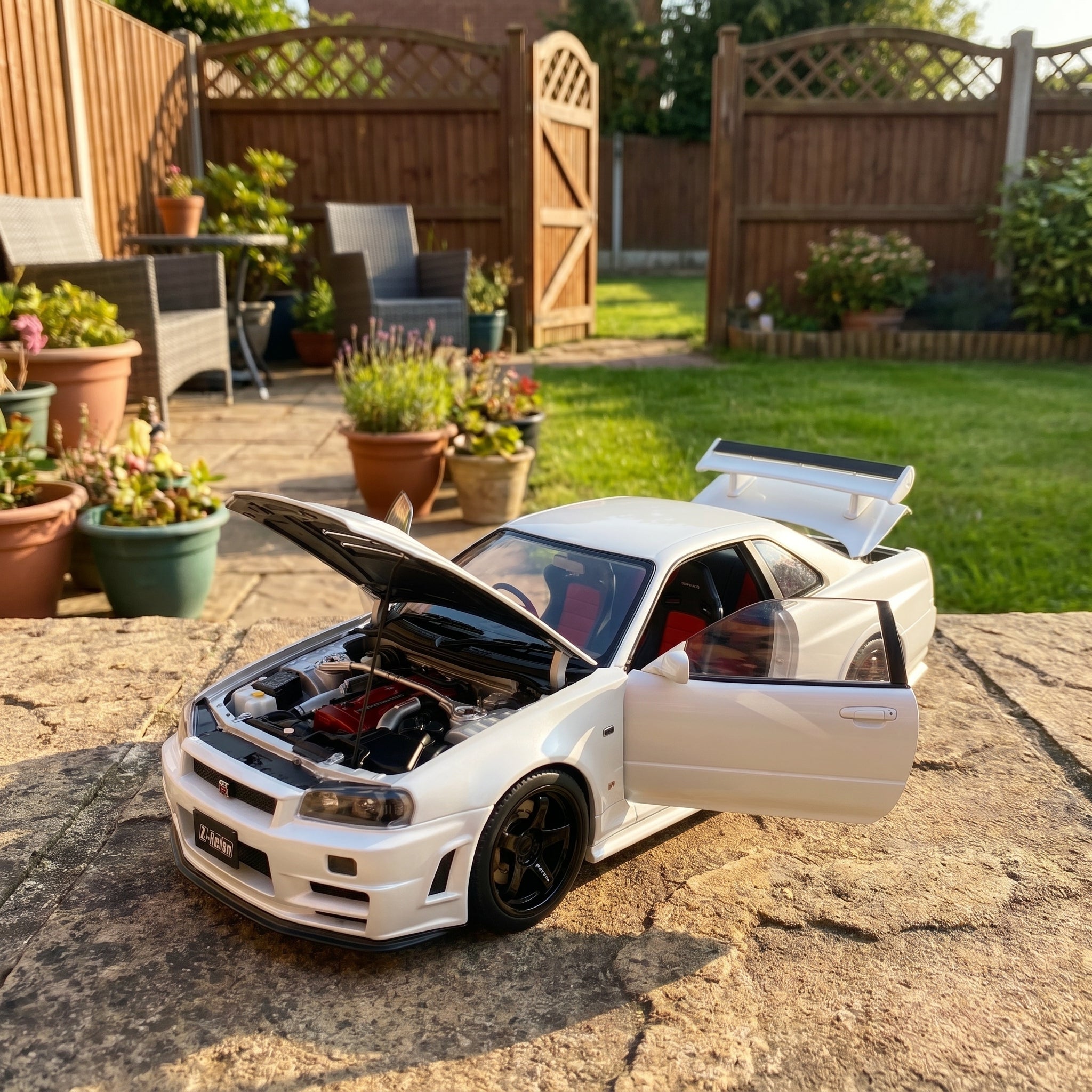 Nissan GTR R34 | 1:24 Collector Die-Cast | White Finish