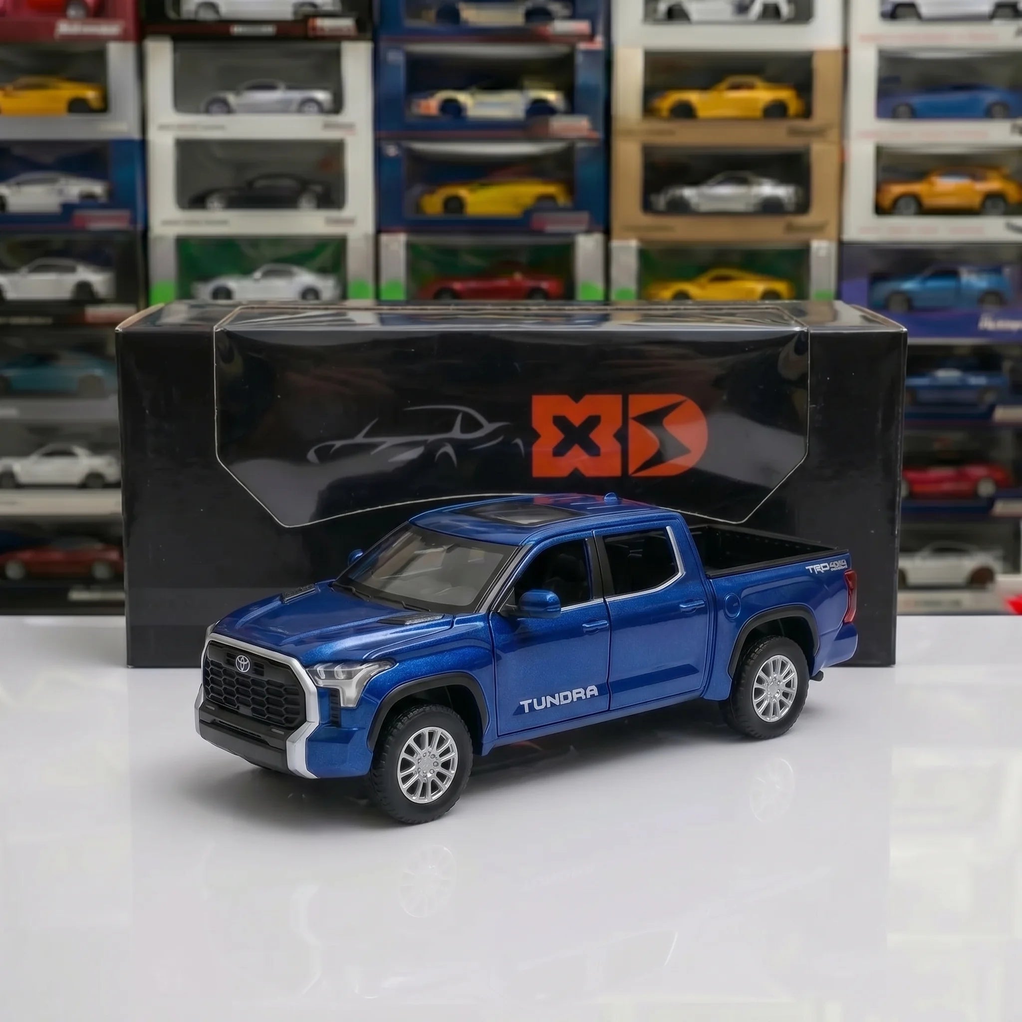 Toyota Tundra | 1:24 Collector Die-Cast | Blue Finish