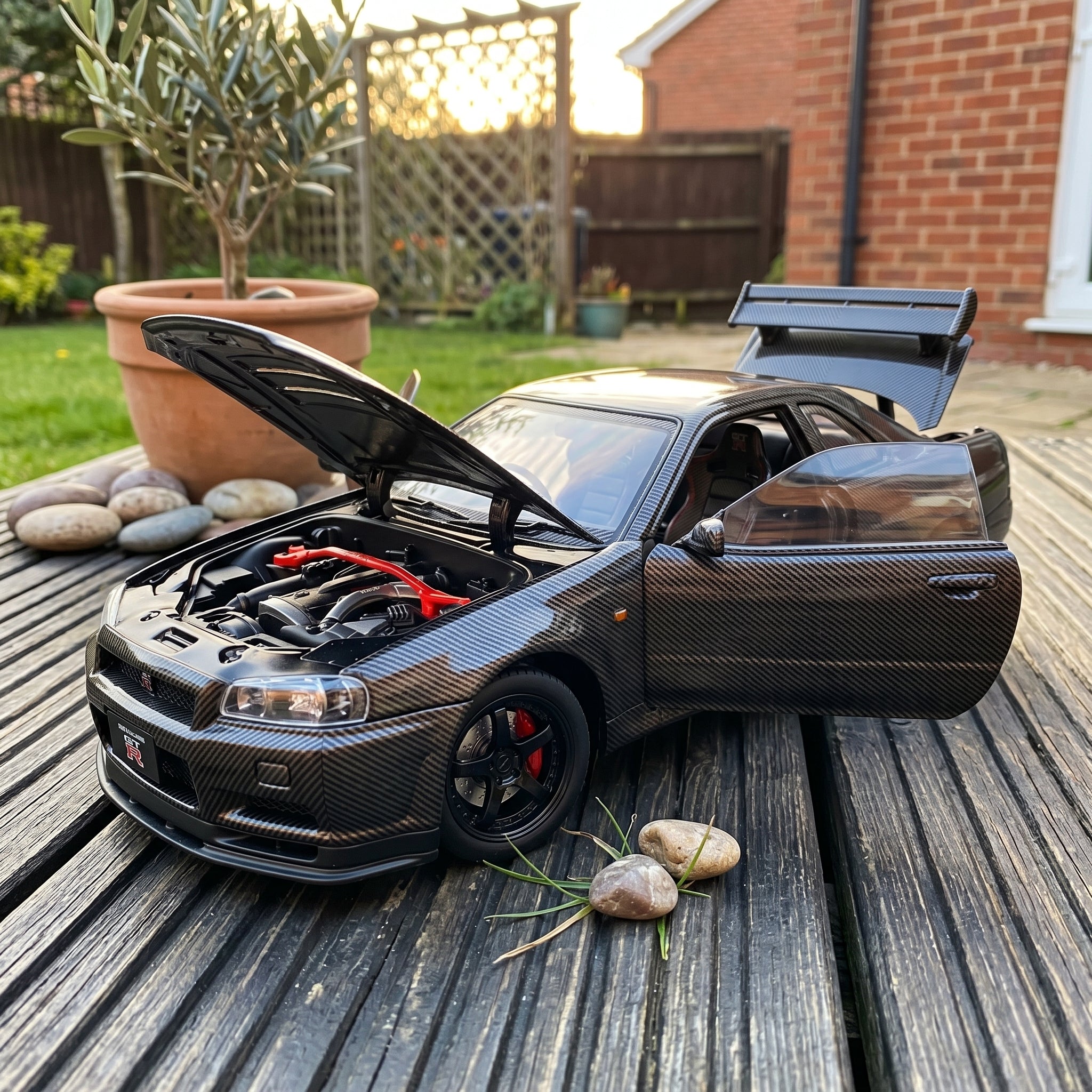 Nissan GTR R34 | 1:24 Collector Die-Cast | Carbon Fiber Finish