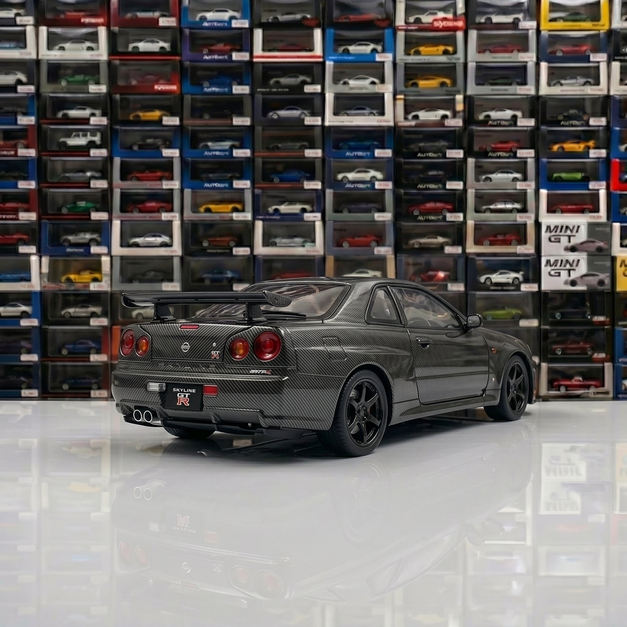 Nissan GTR R34 | 1:24 Collector Die-Cast | Carbon Fiber Finish