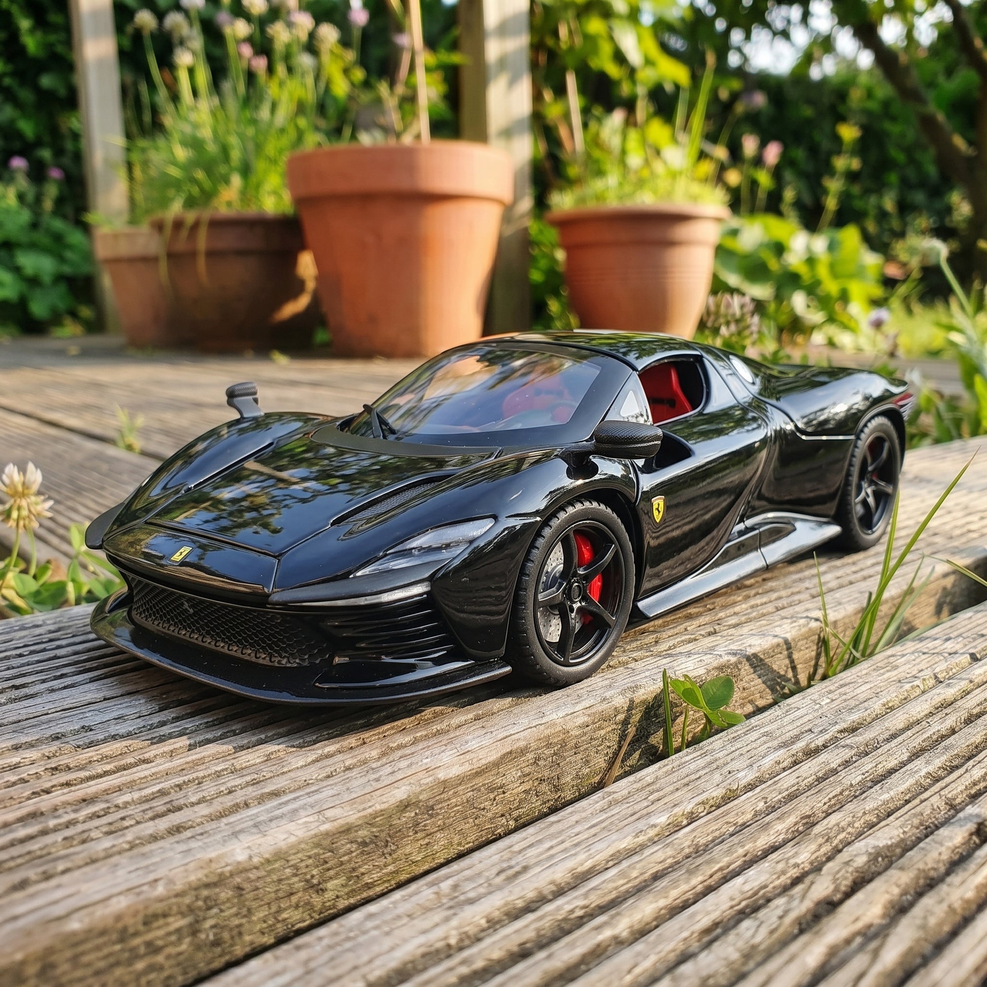 Ferrari Daytona | 1:22 Collector Die-Cast | Black Finish