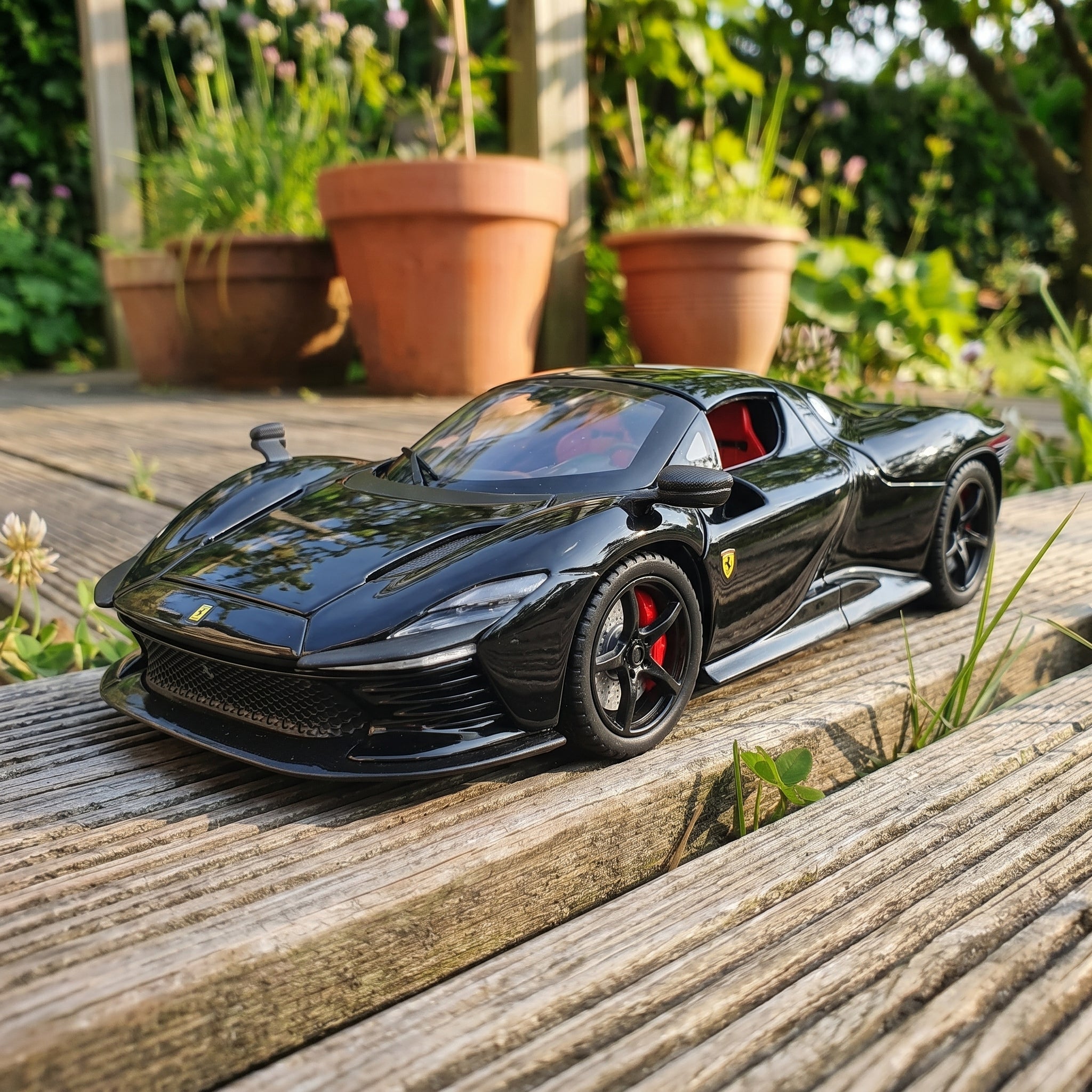 Ferrari Daytona | 1:22 Collector Die-Cast | Black Finish