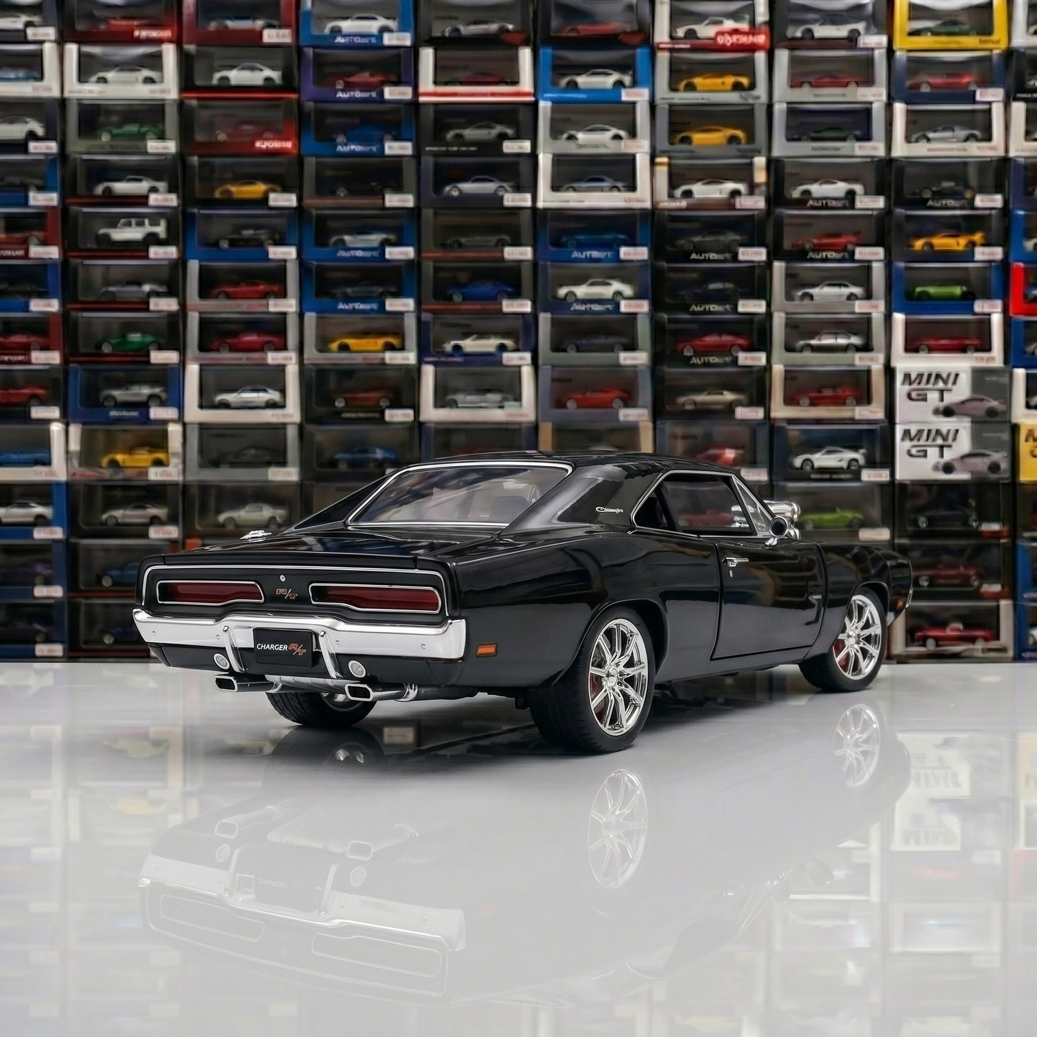 1970 Dodge Charger R/T | 1:24 Collector Die-Cast | Black Finish