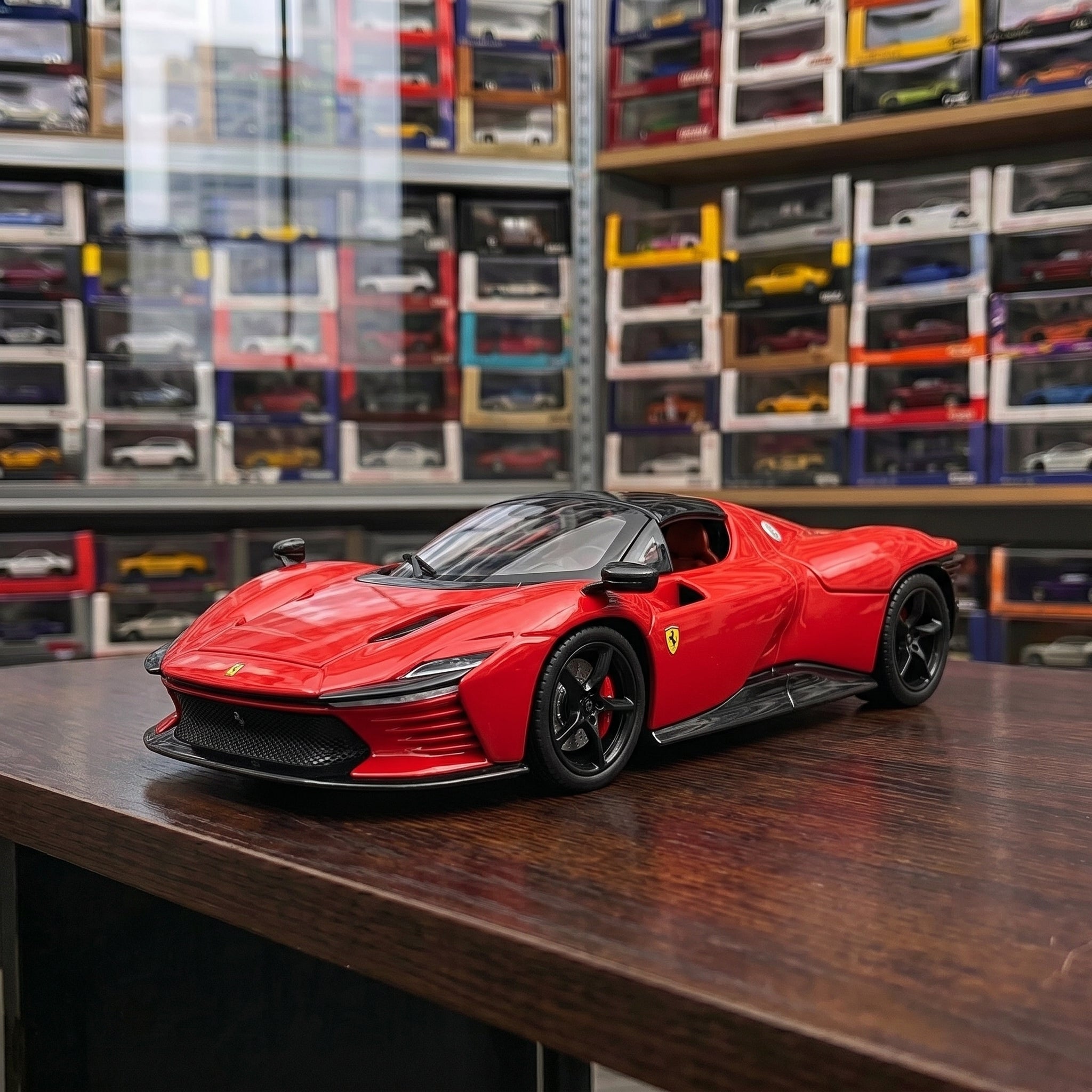 Ferrari Daytona | 1:22 Collector Die-Cast | Red Finish