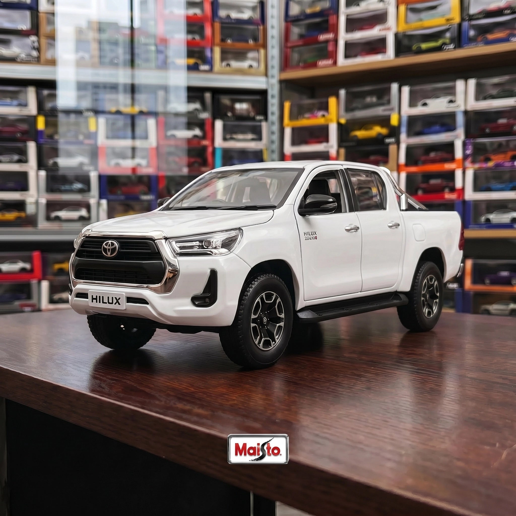 Toyota Hilux Revo | 1:27 Collector Die-Cast | White Finish