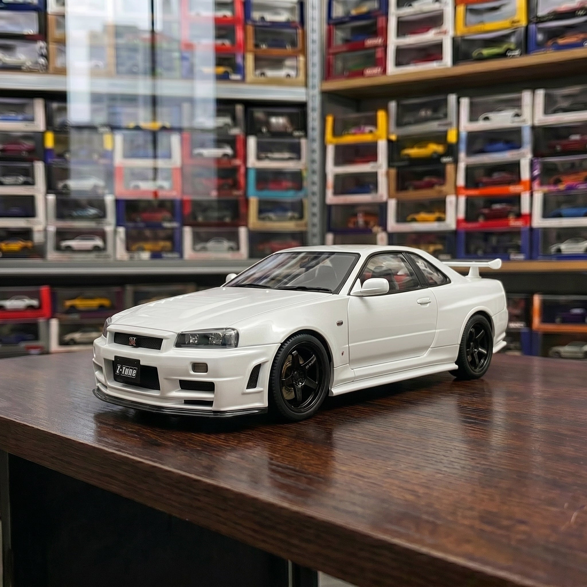 Nissan GTR R34 | 1:24 Collector Die-Cast | White Finish