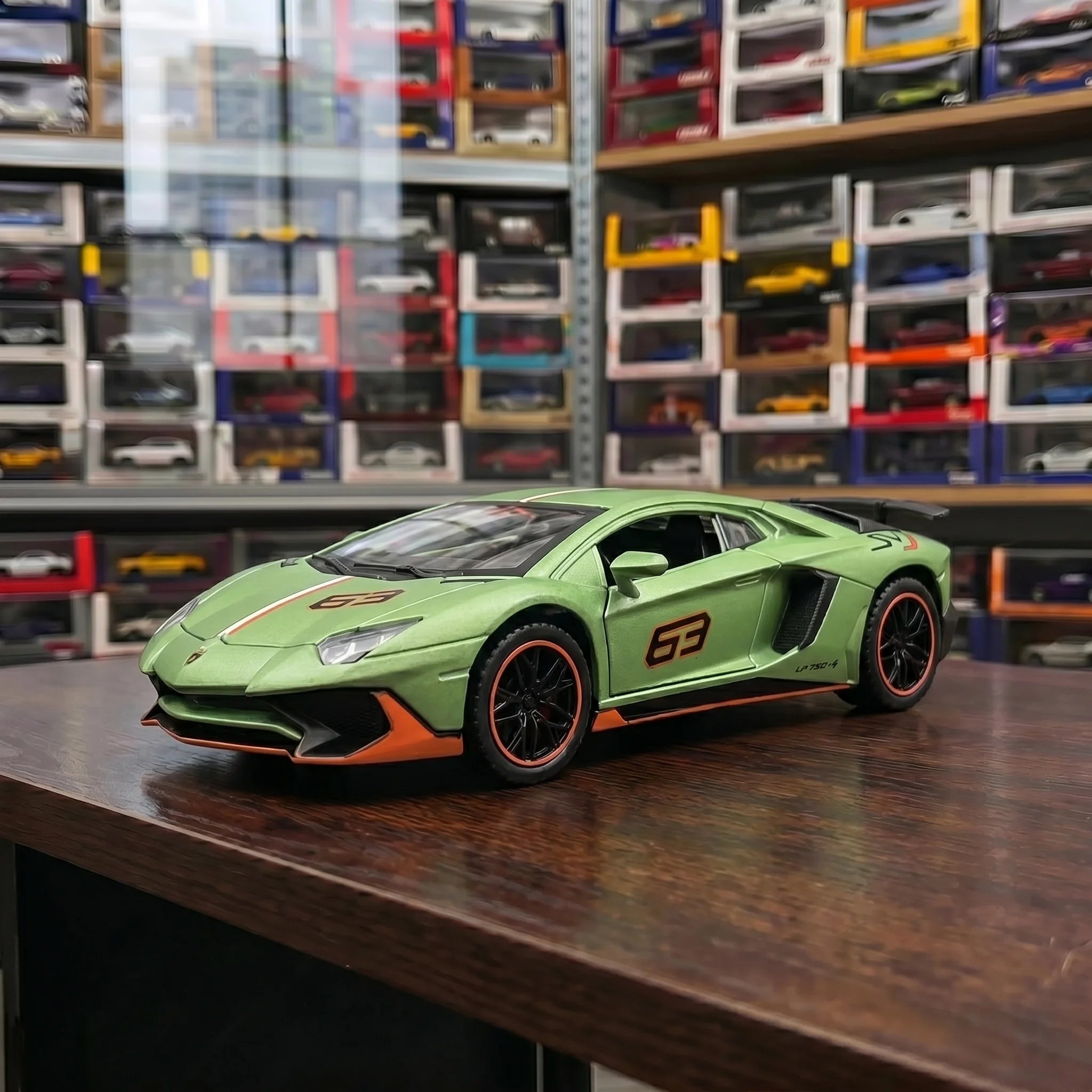 Lamborghini Aventador SVJ | 1:24 Collector Die-Cast | Mantis Green Finish