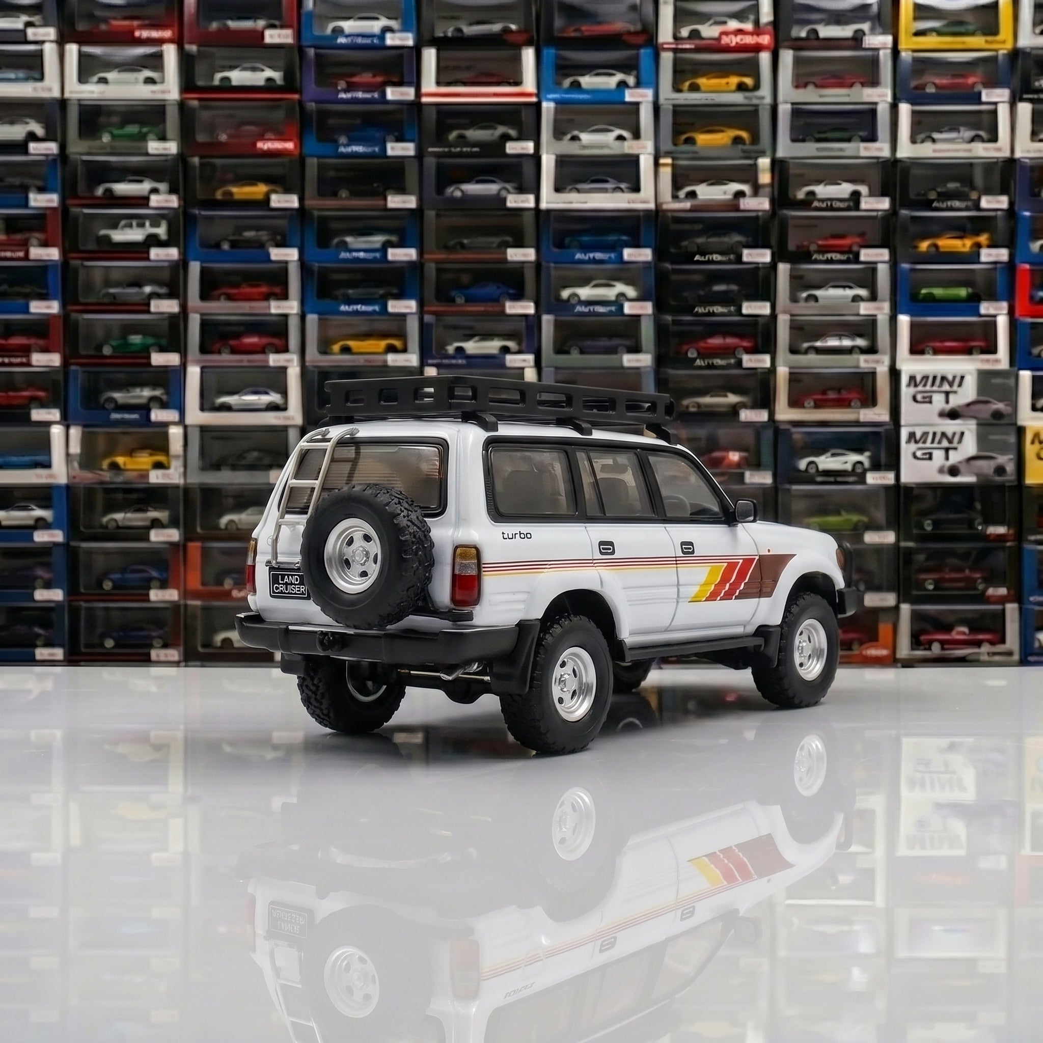 Land Cruiser 80 Series | 1:24 Collector Die-Cast | White Finish