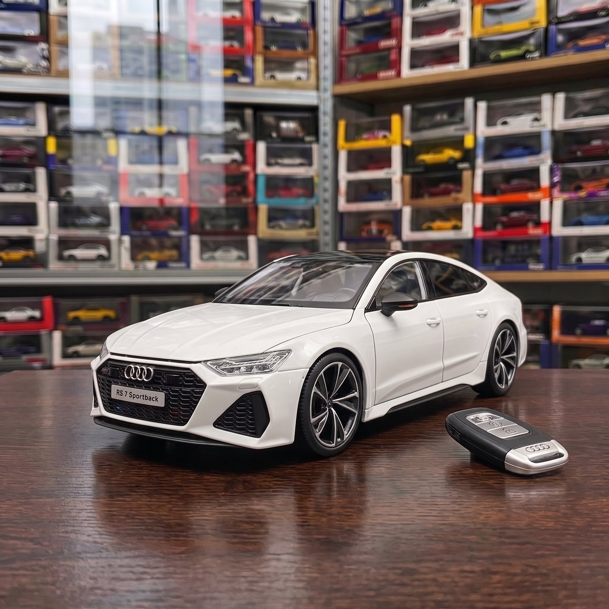 Audi RS7 | 1:18 Officially Licensed Die-Cast with Remote | White Finish