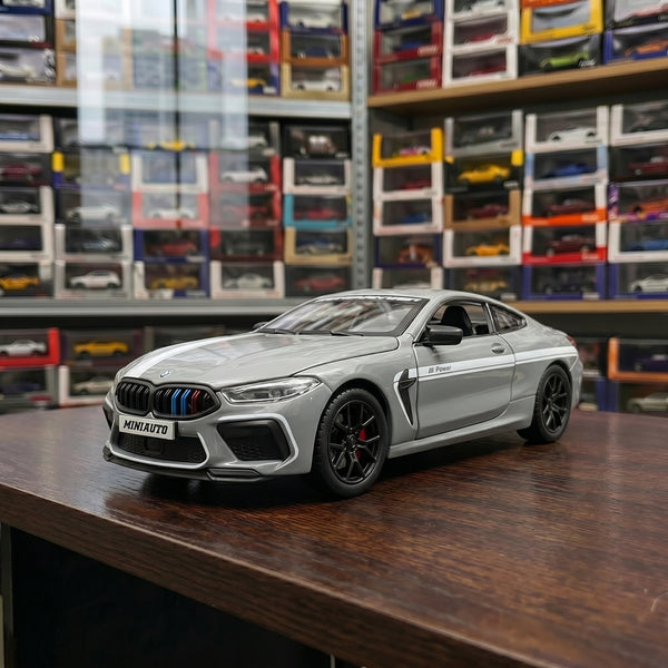 BMW M8 | 1:24 Collector Die-Cast | Nardo Grey Finish