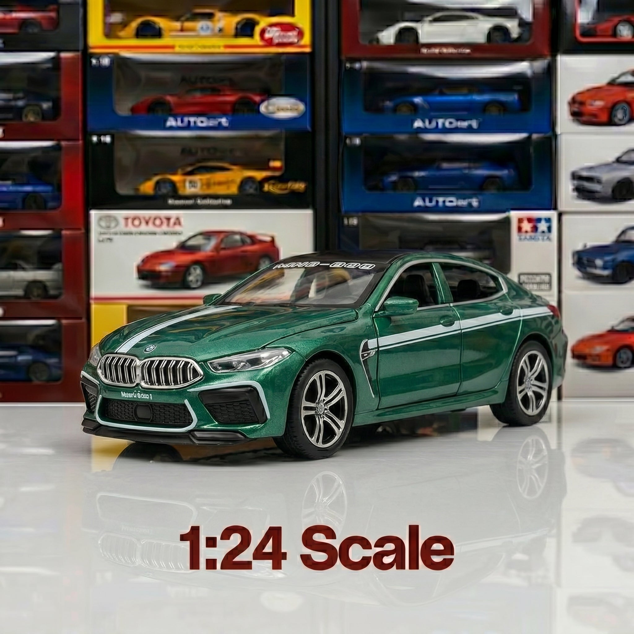 BMW M8 | 1:24 Collector Die-Cast | Deep Green Finish