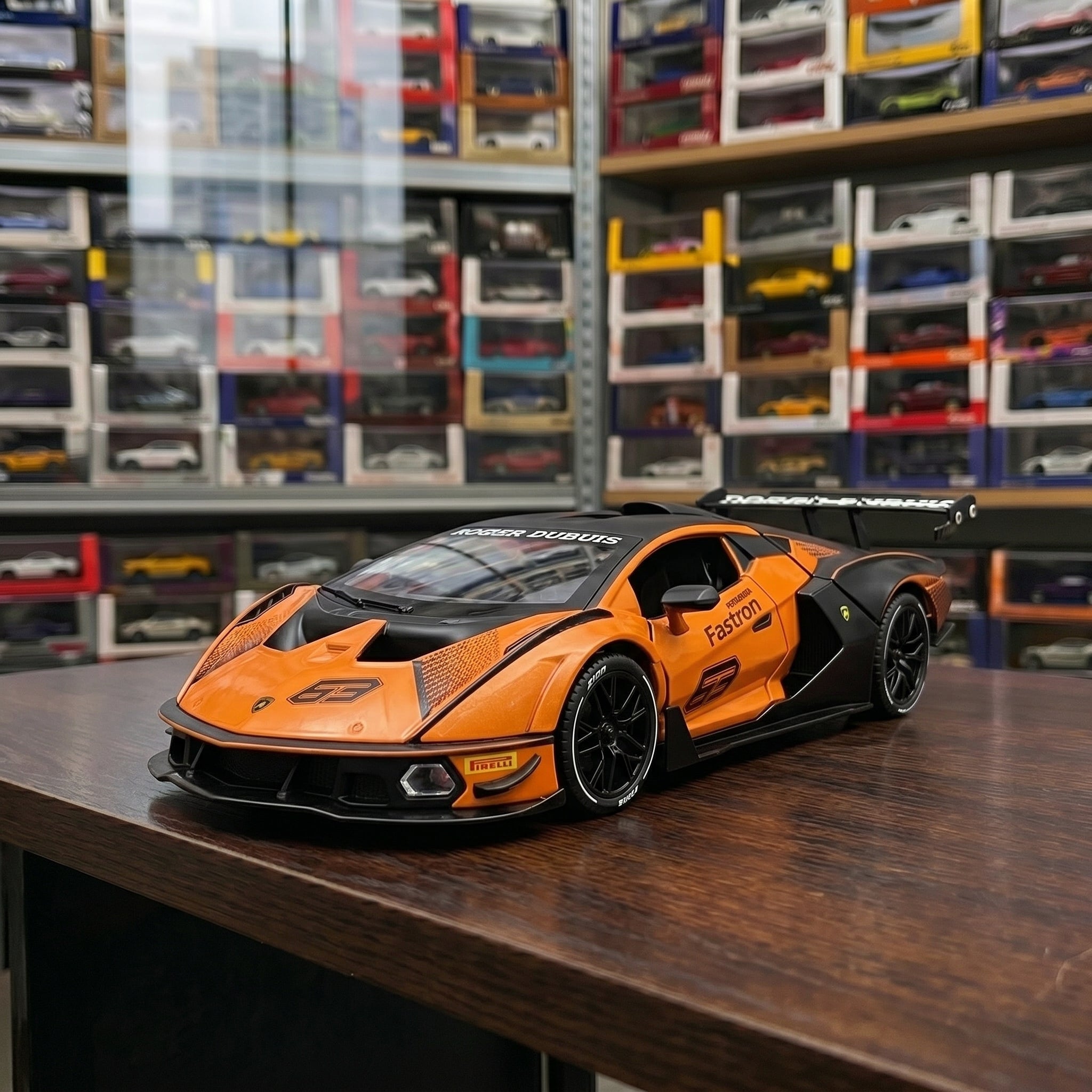 Lamborghini Essenza | 1:24 Collector Die-Cast | Orange Finish
