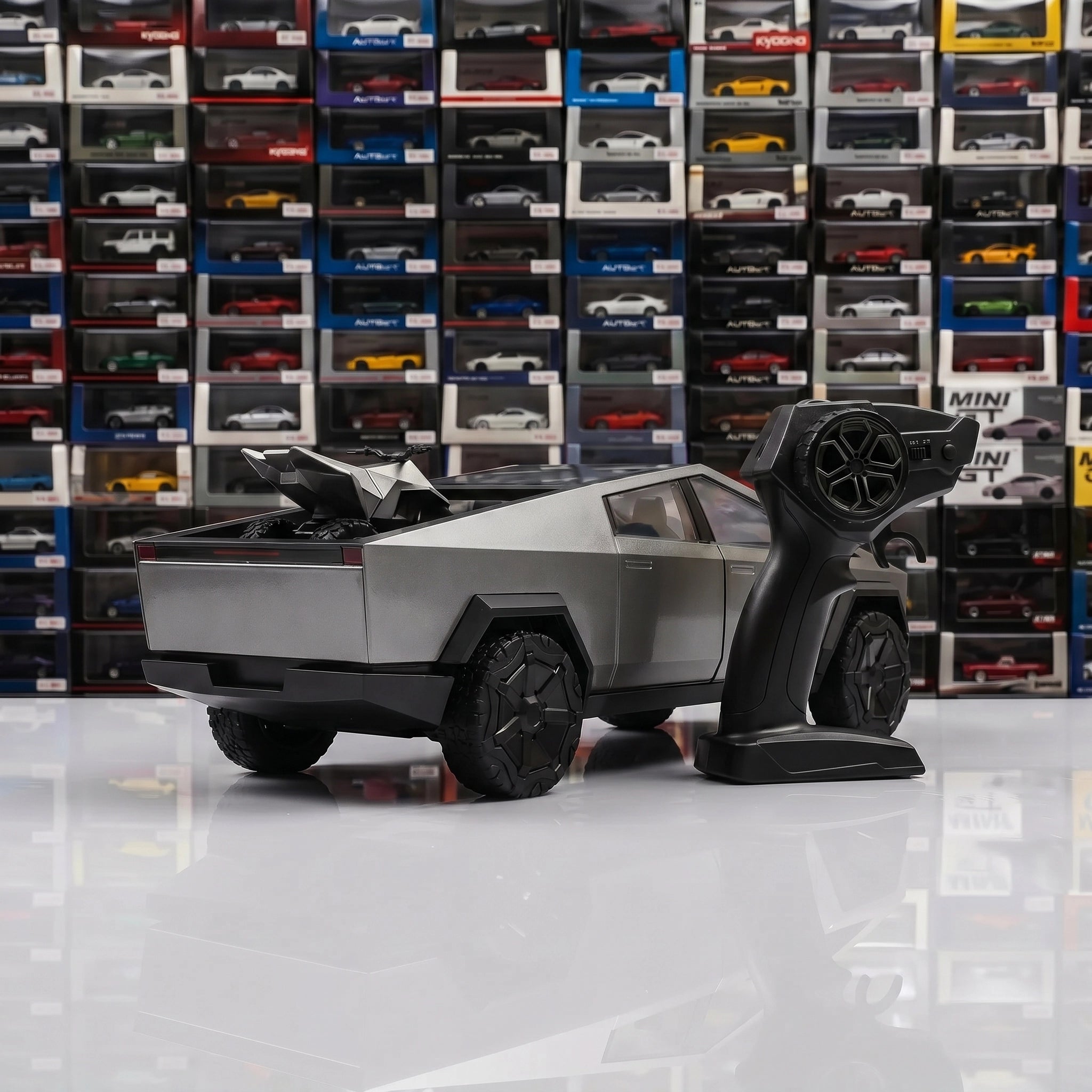 Tesla Cybertruck | 1:24 Collector Die-Cast | Grey Finish