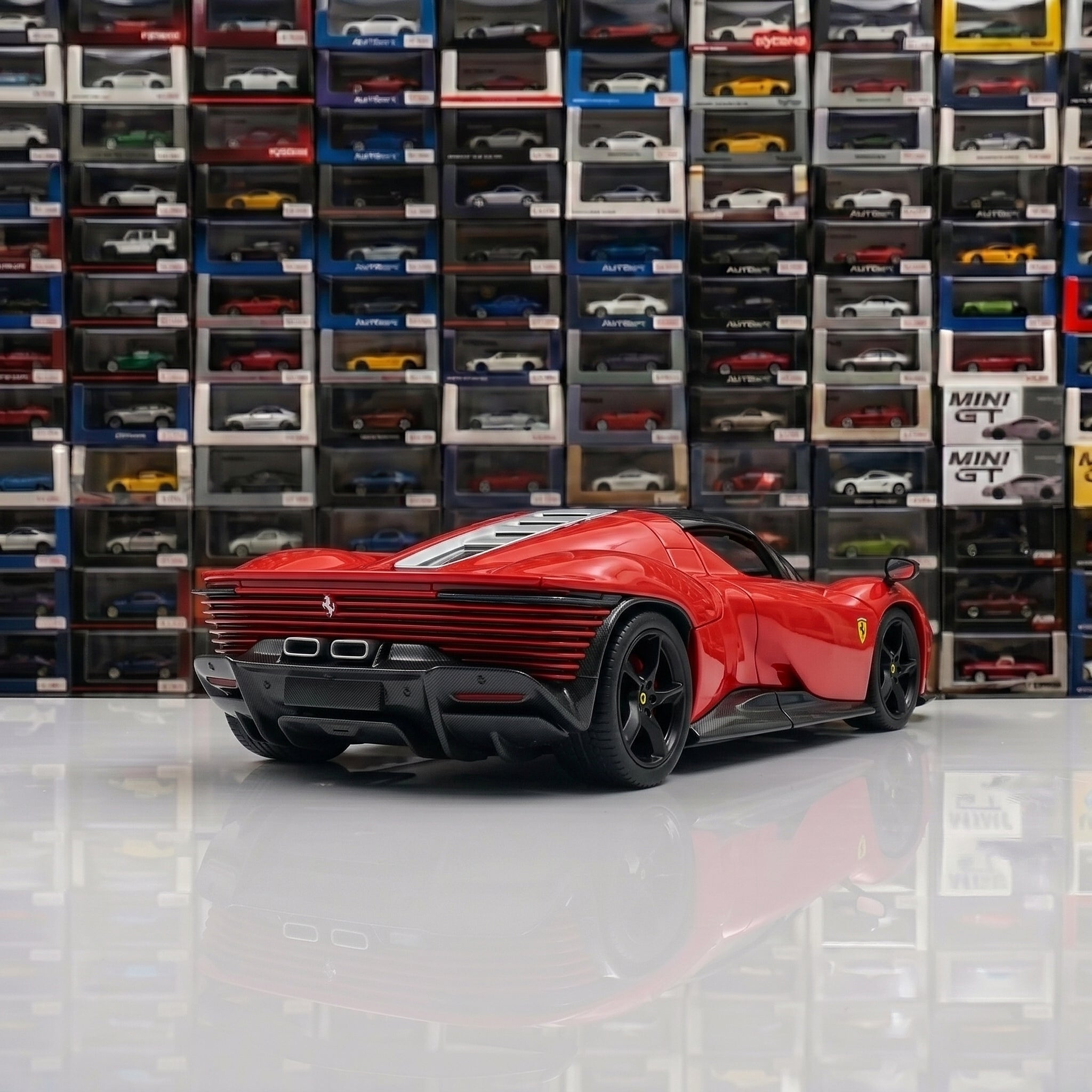 Ferrari Daytona | 1:22 Collector Die-Cast | Red Finish