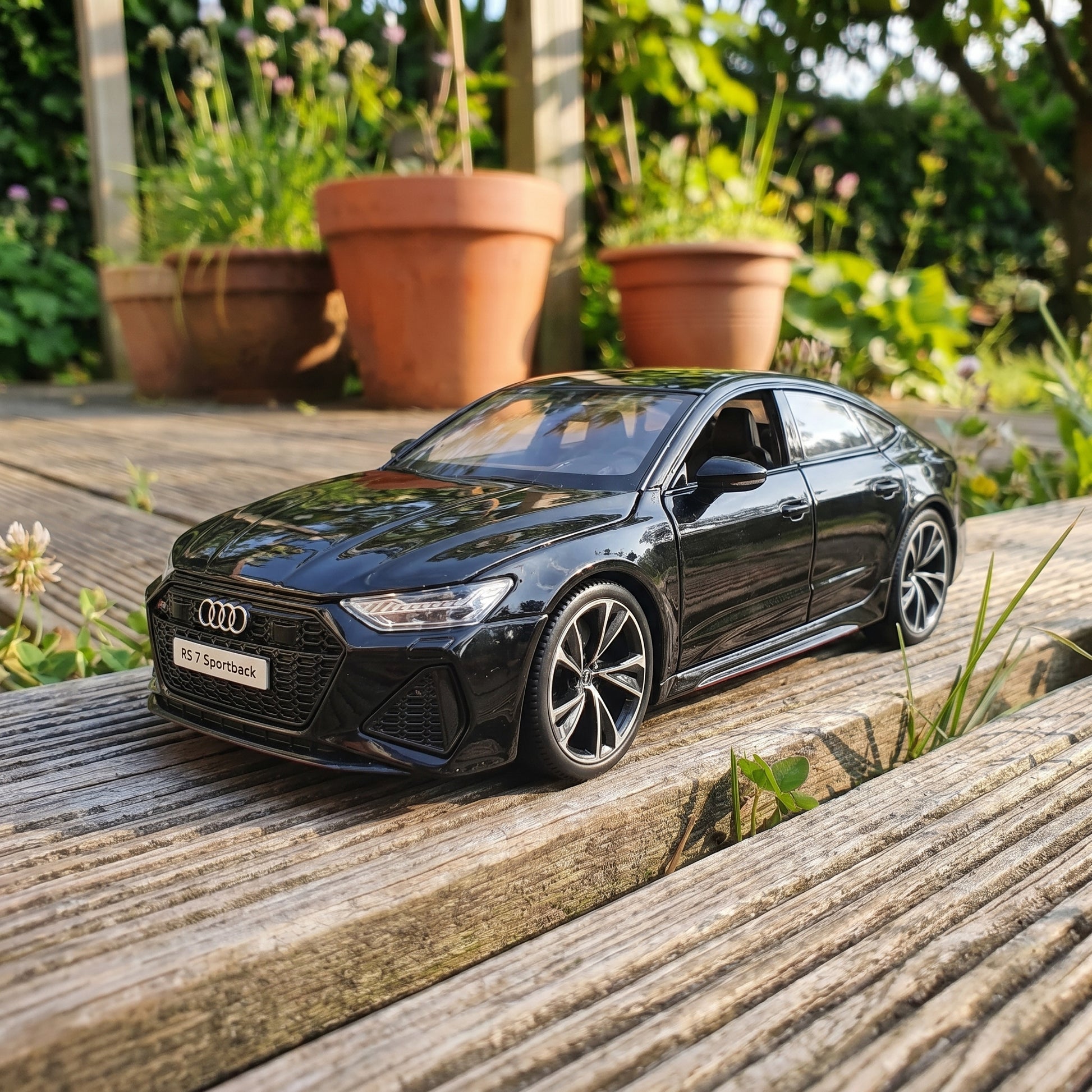 Audi RS7 | 1:18 Officially Licensed Die-Cast with Remote | Black Finish