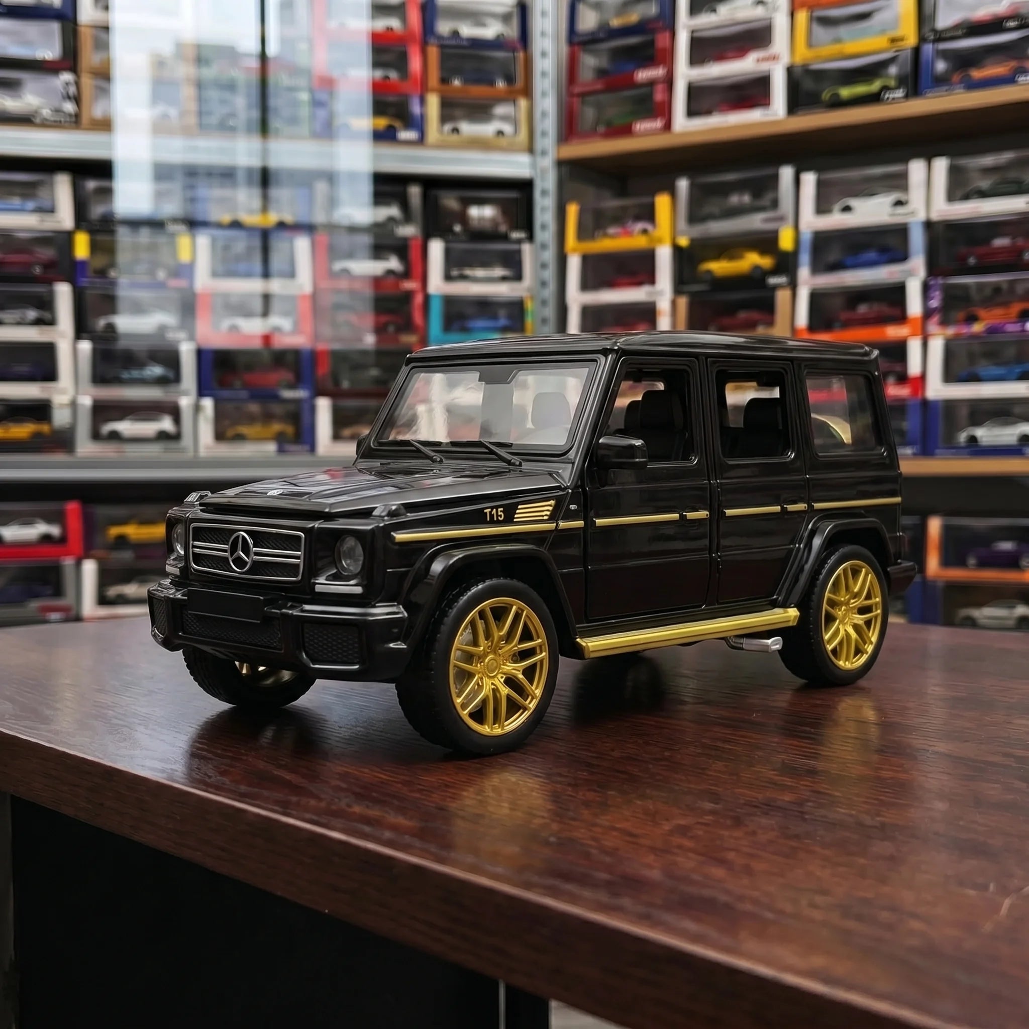 Mercedes G Wagon | 1:24 Collector Die-Cast | Black Finish