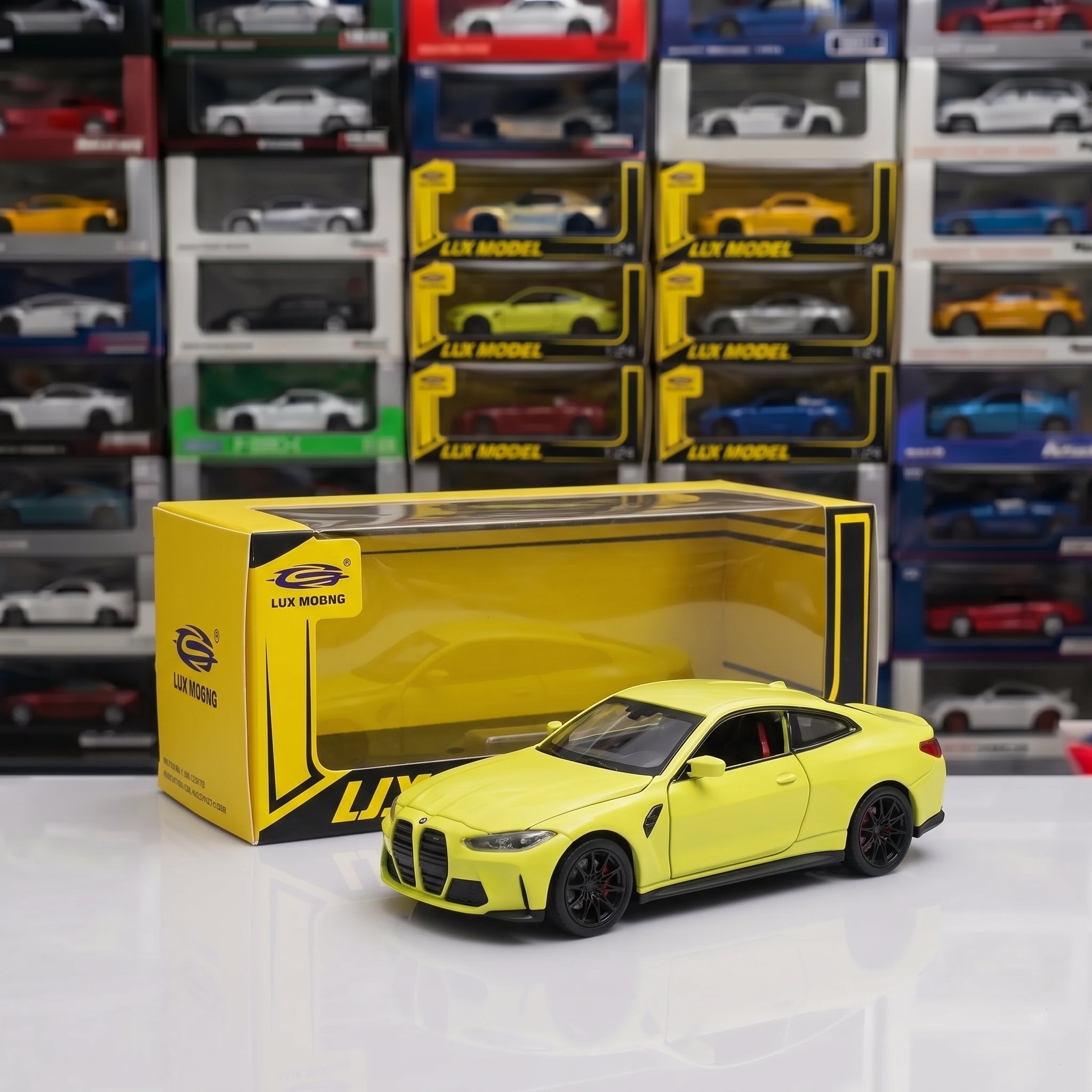 BMW M4 G82 | 1:24 Collector Die-Cast | Yellow Finish