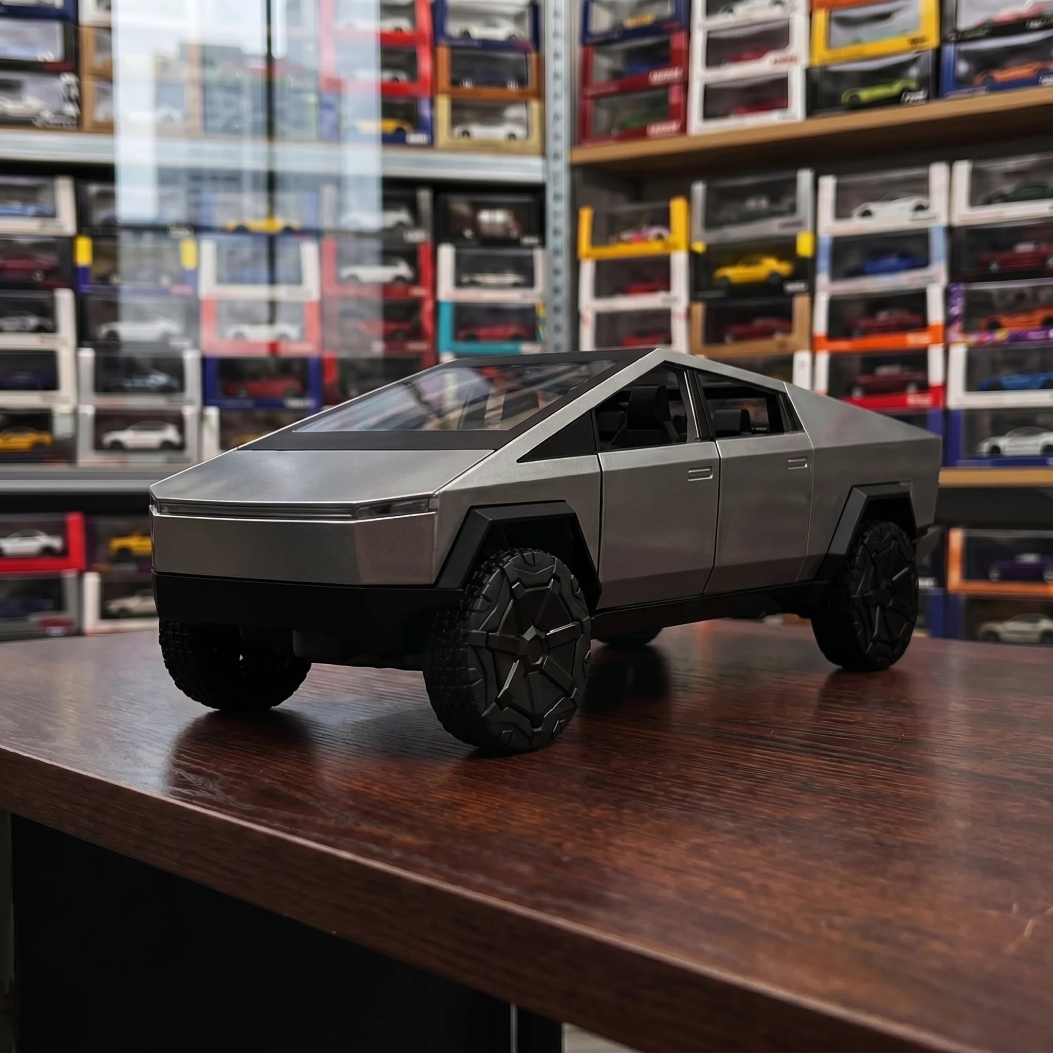 Tesla Cybertruck | 1:24 Collector Die-Cast | Grey Finish