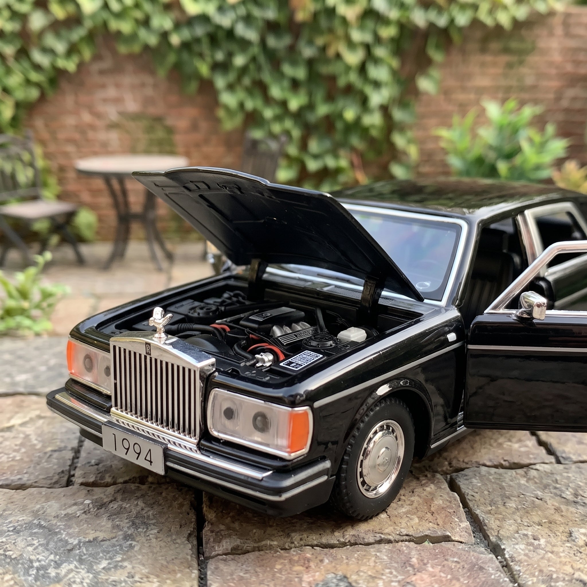 1994 Rolls-Royce | 1:32 Collector Die-Cast | Black Finish