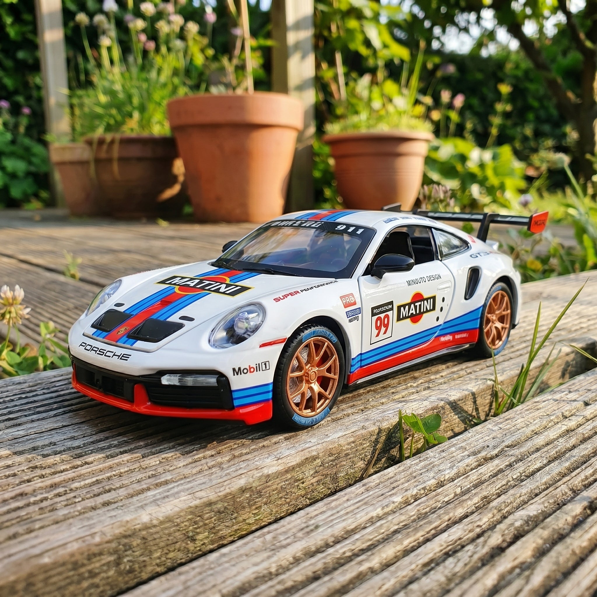 Porsche 911 GTR Martini Racing | 1:24 Collector Die-Cast | White - Martini Racing Tribute Finish