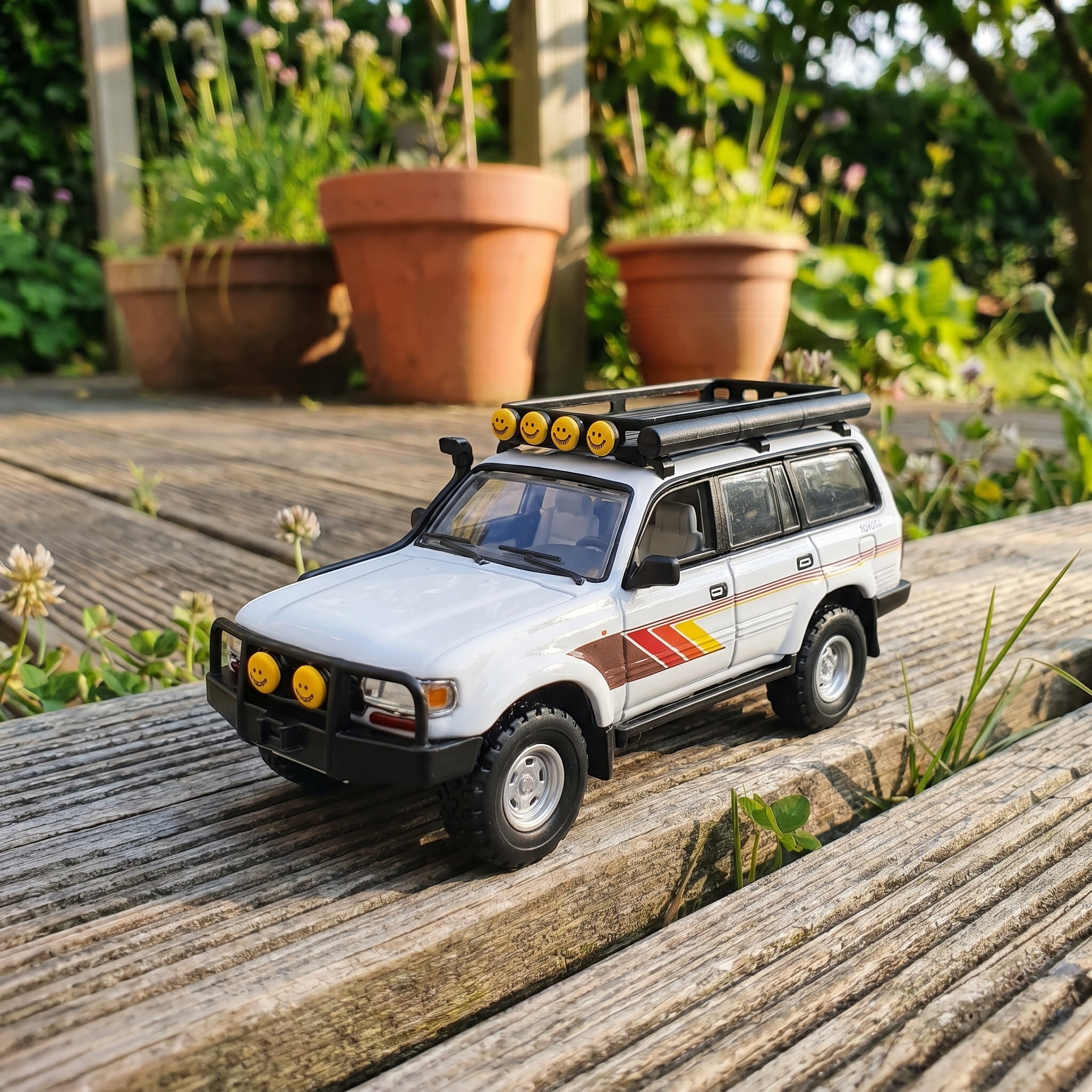 Land Cruiser 80 Series | 1:24 Collector Die-Cast | White Finish